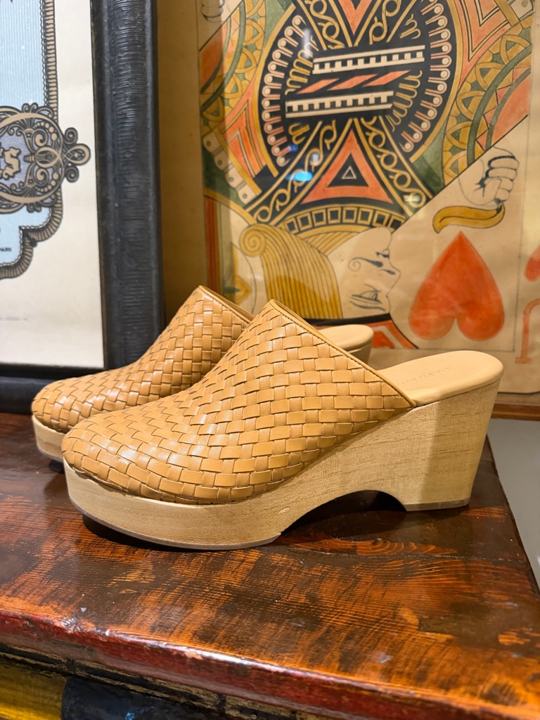 Everlane Woven Tan Leather Clog Mules